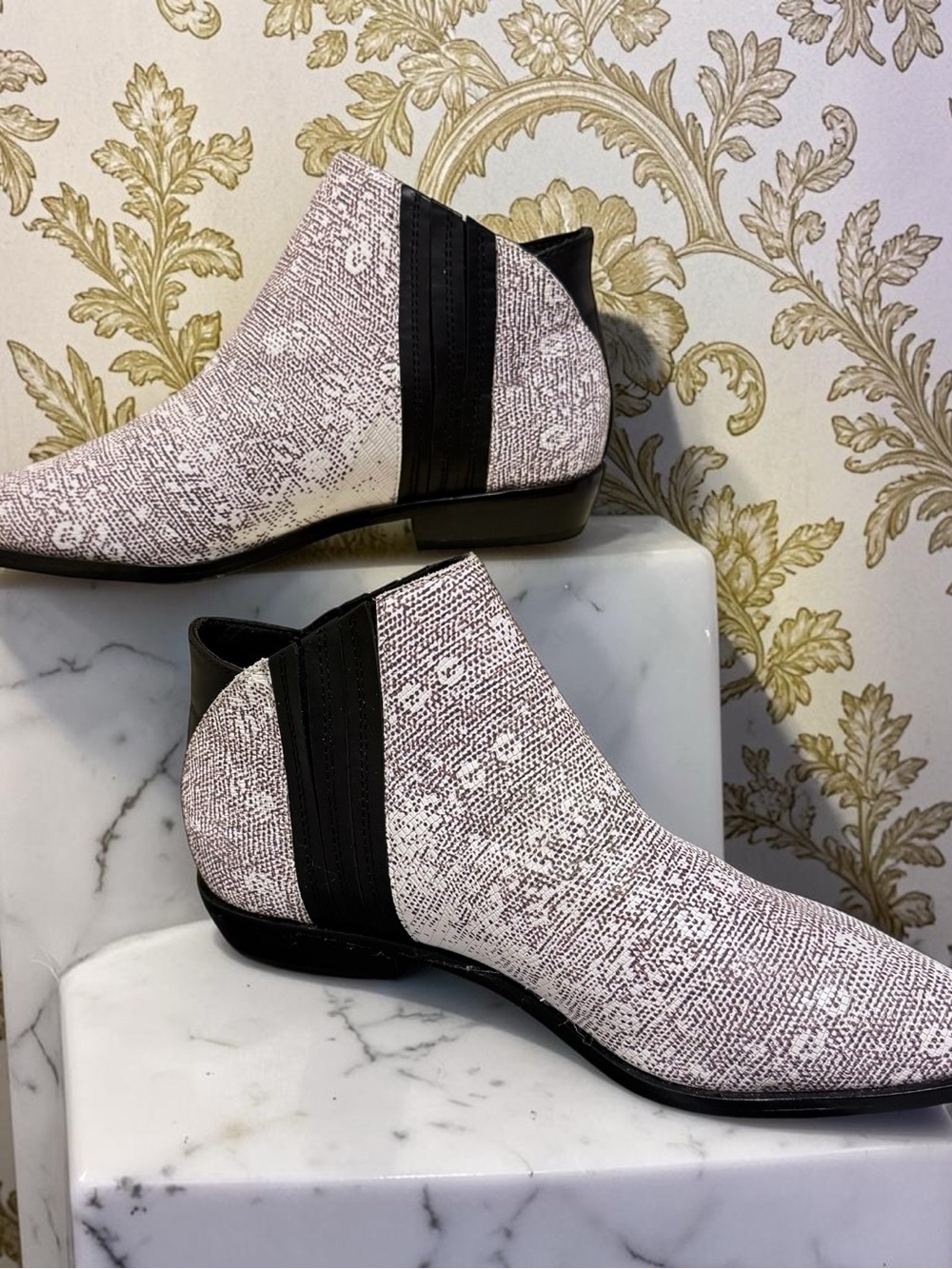 LAMB Embossed Animal Print Pointy Toe Ankle Booties New Condition 7.5